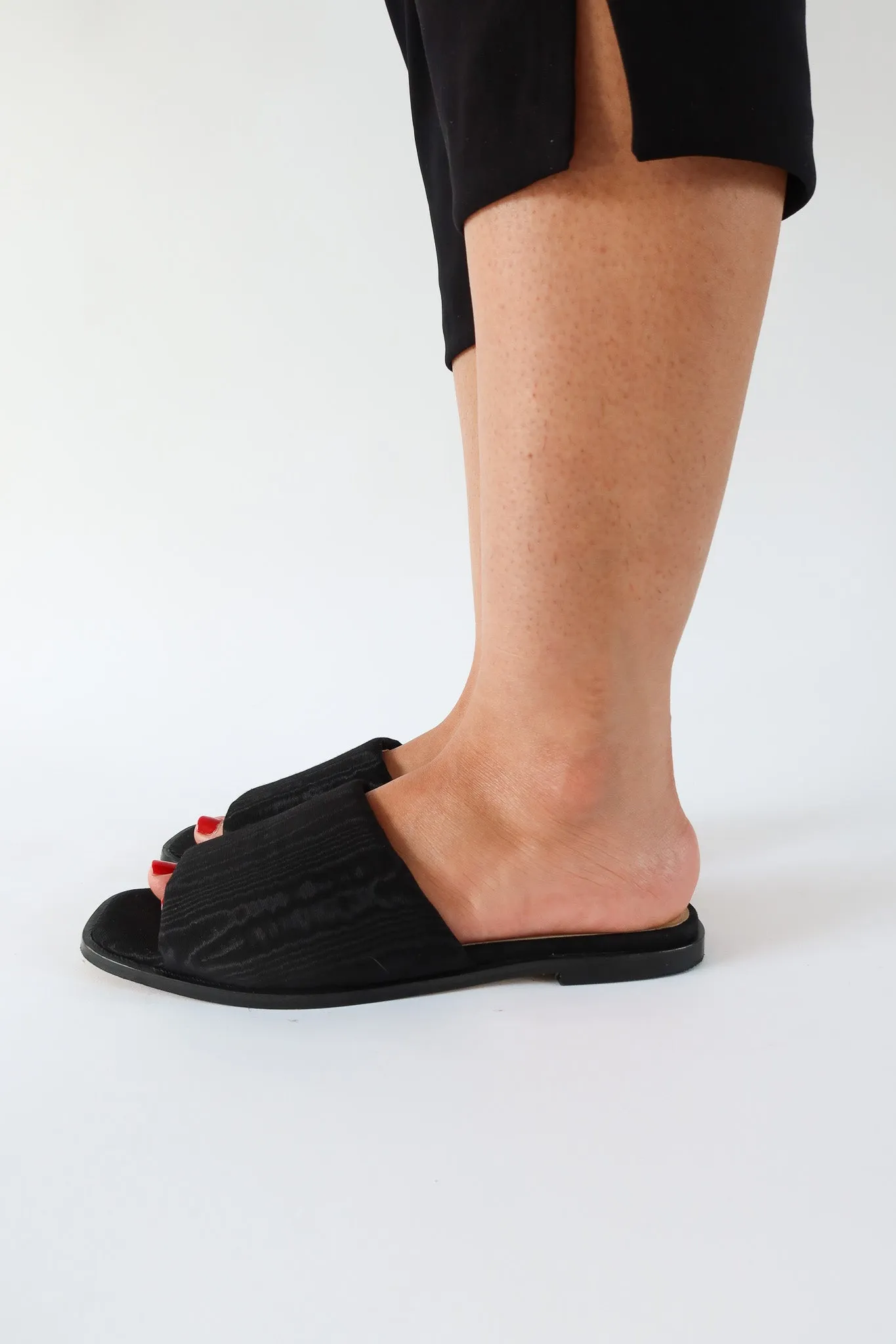 benni black moire sandal