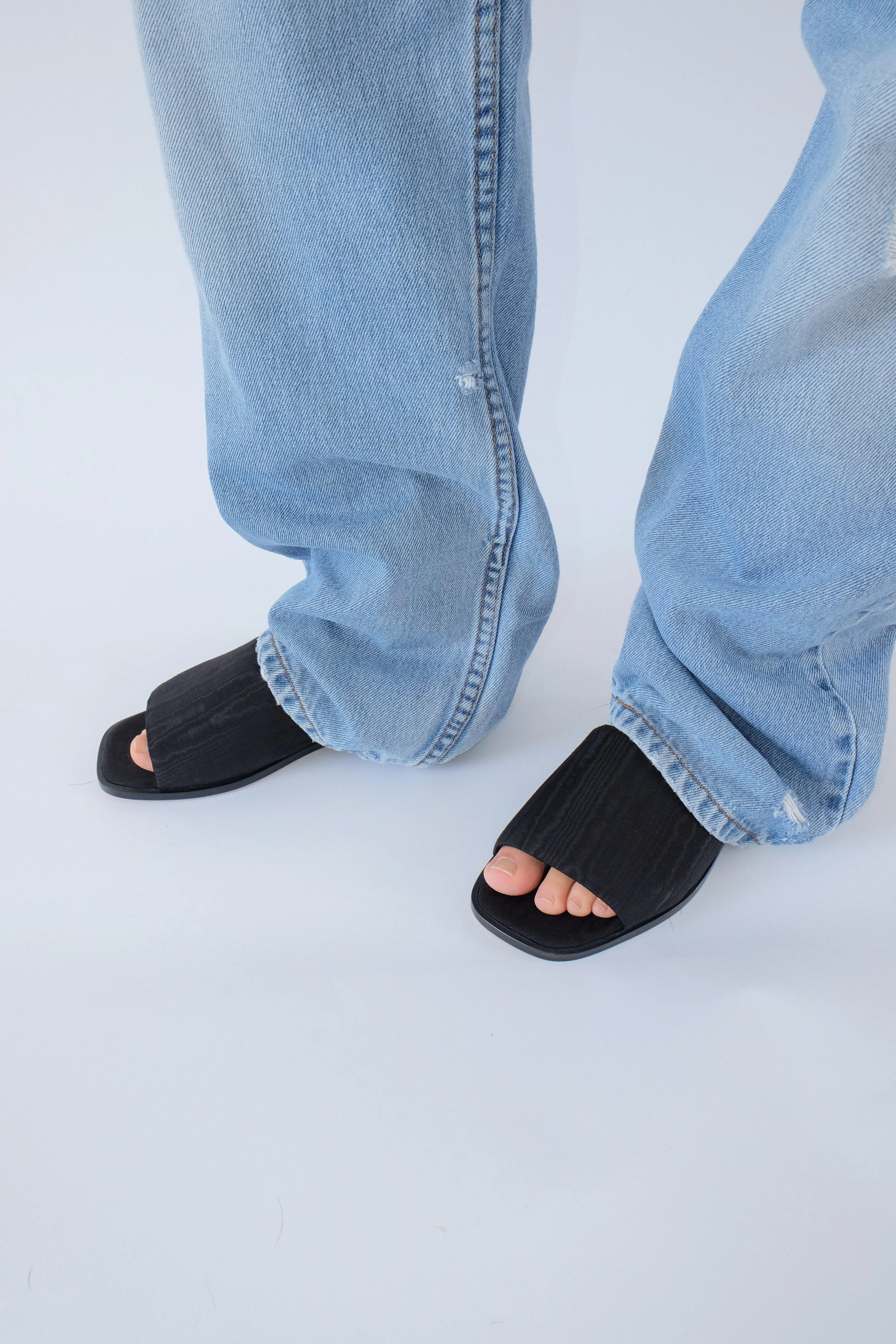 benni black moire sandal
