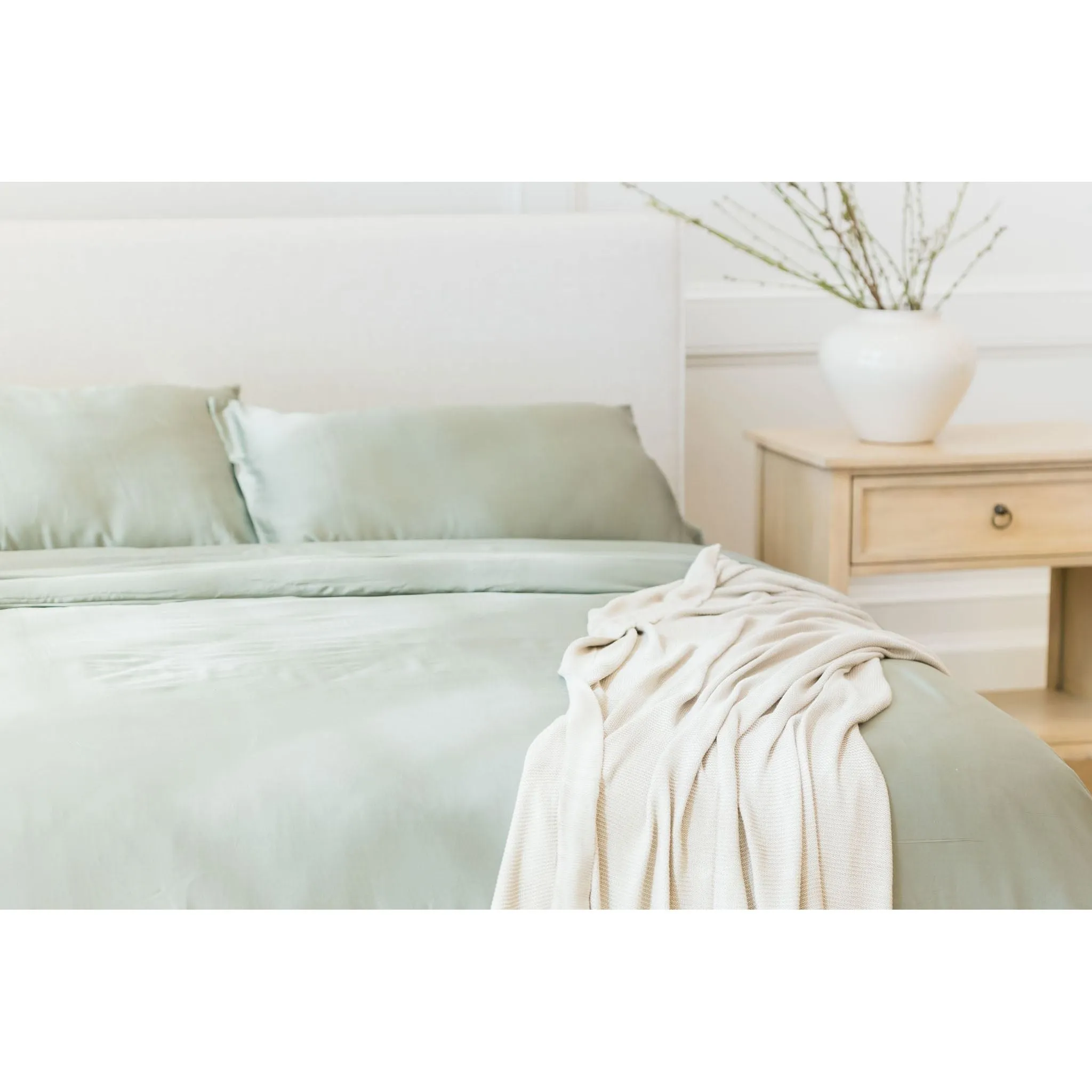 Cozy Earth Bamboo Sheet Sets Available in Queen and King Sizes
