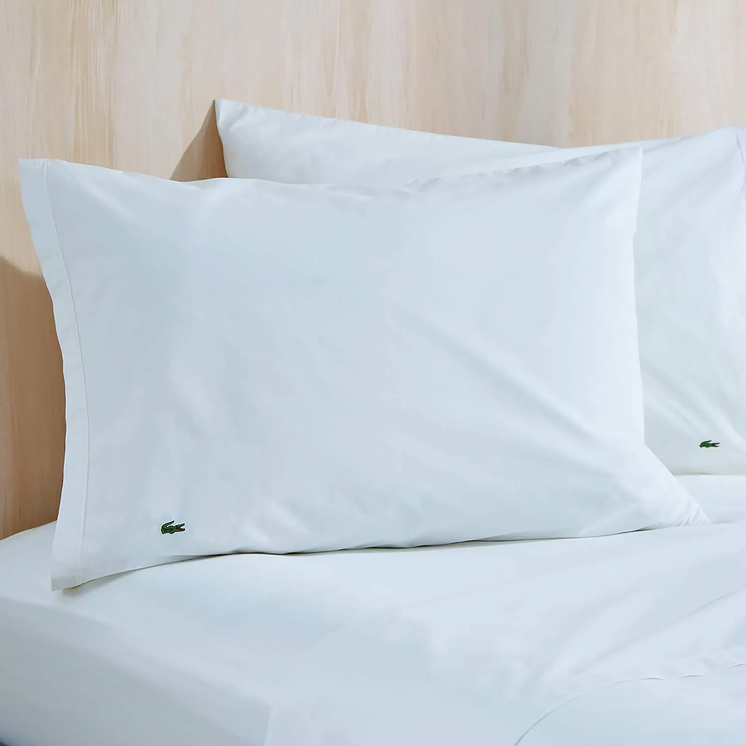 Lacoste 100% Cotton Percale Solid Sheet Set, Breathable, Cooling & Hotel Quality Sheets - Deep Pocket, Easy-Fit, Oeko-Tex Certified, White, Queen