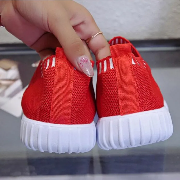 Large Size The Trend Of Women Shoes Wild Sports Leisure Flying Running Shoes