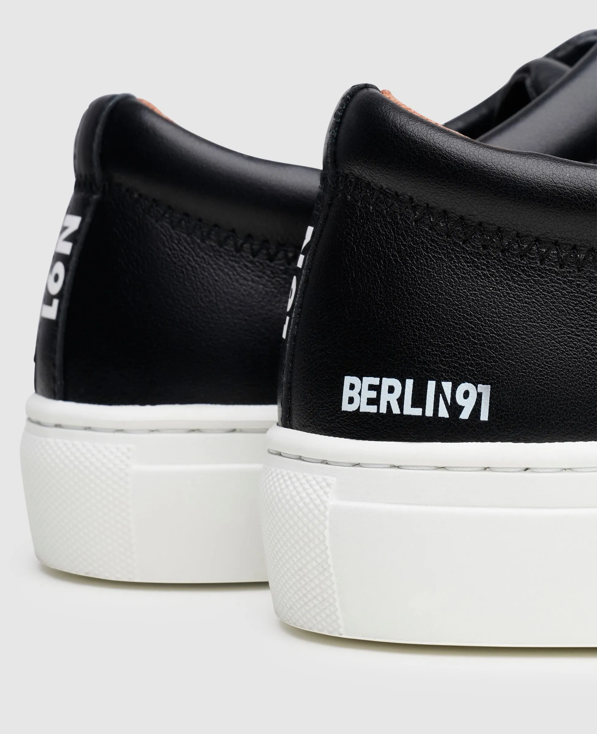 No. 24 WS - Black