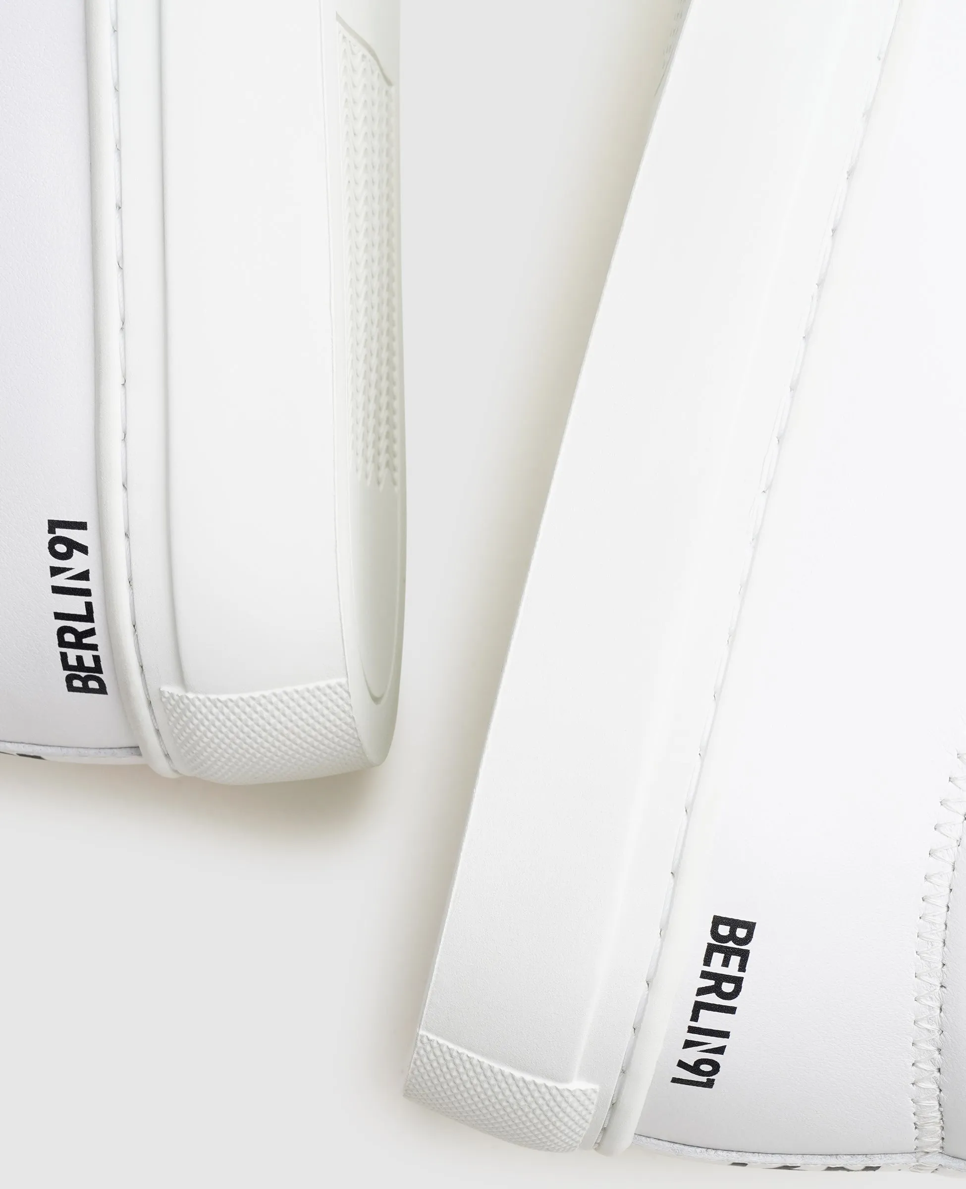 No. 24 WS - White