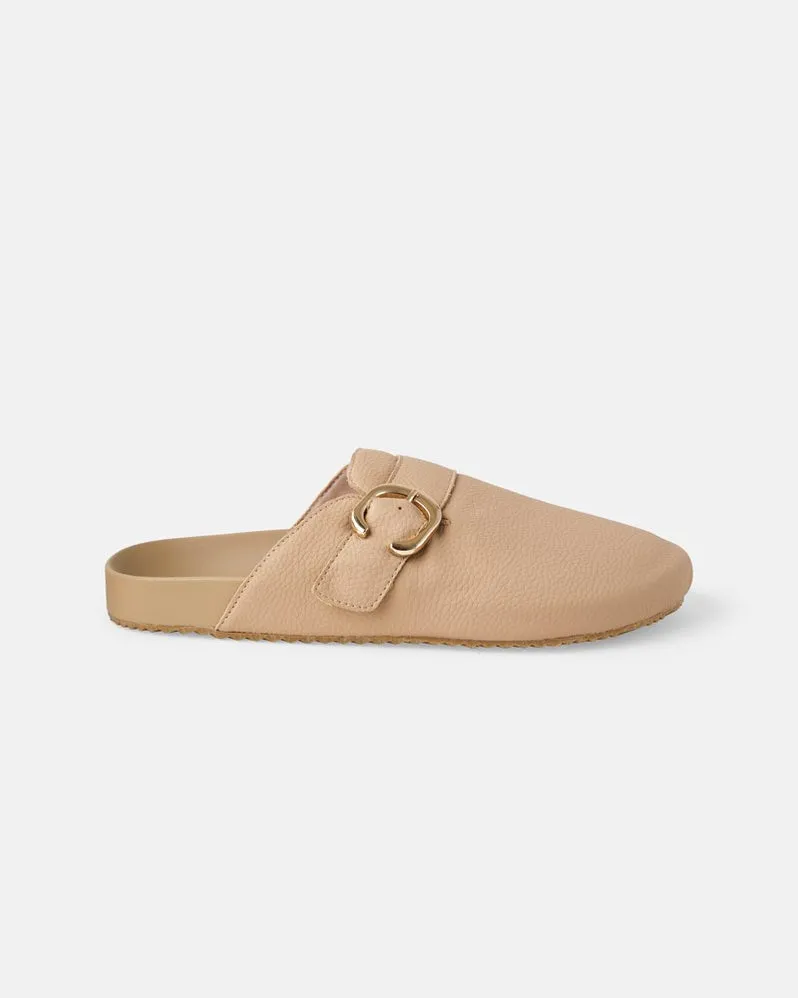 Peyton mule camel