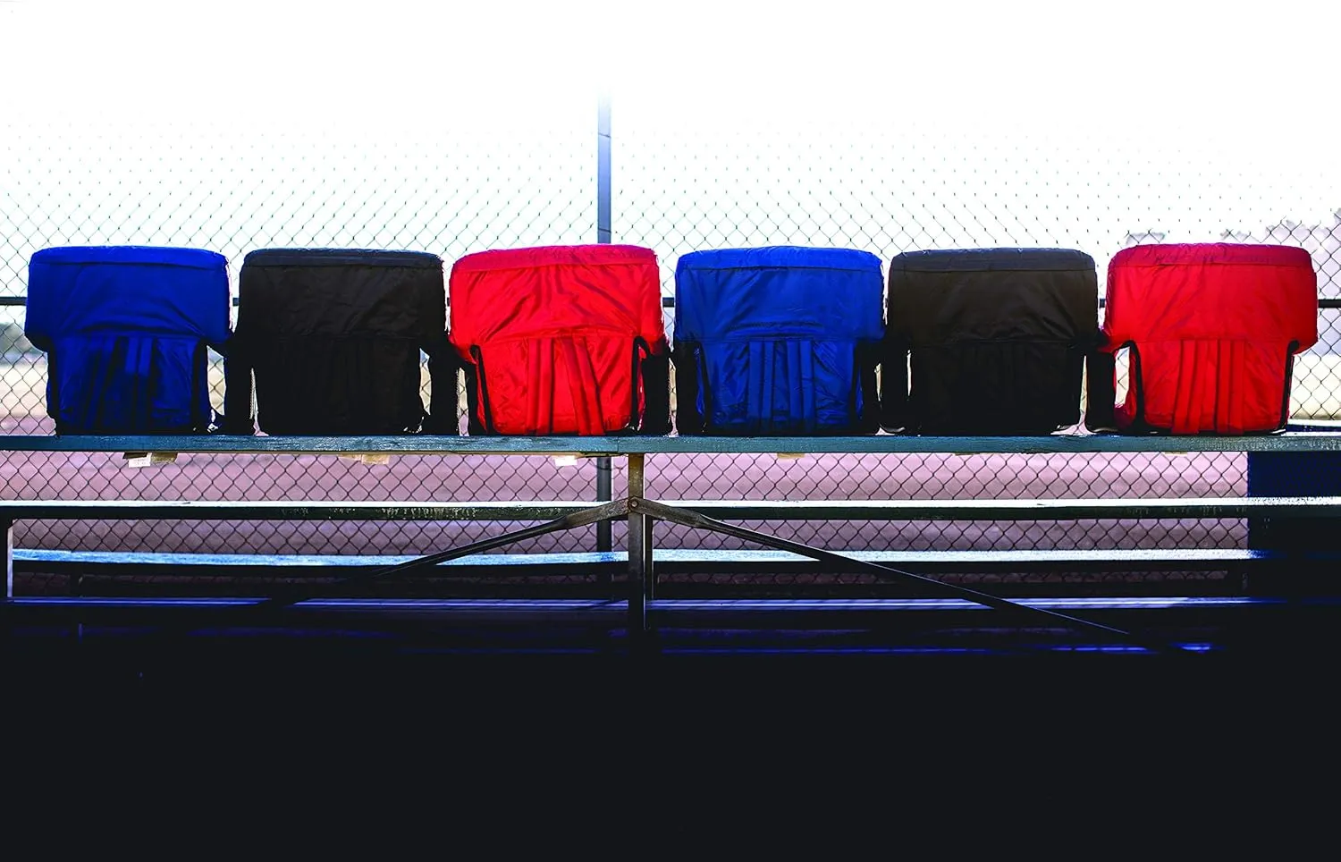 PICNIC TIME Star Wars R2-D2 Ventura Reclining Stadium Seat with Back Support, Bleacher Seat, Beach Floor Chair, (Navy Blue)