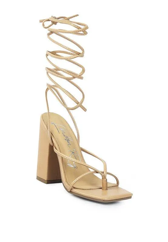 PIRI TOE RING TIE UP BLOCK SANDALS