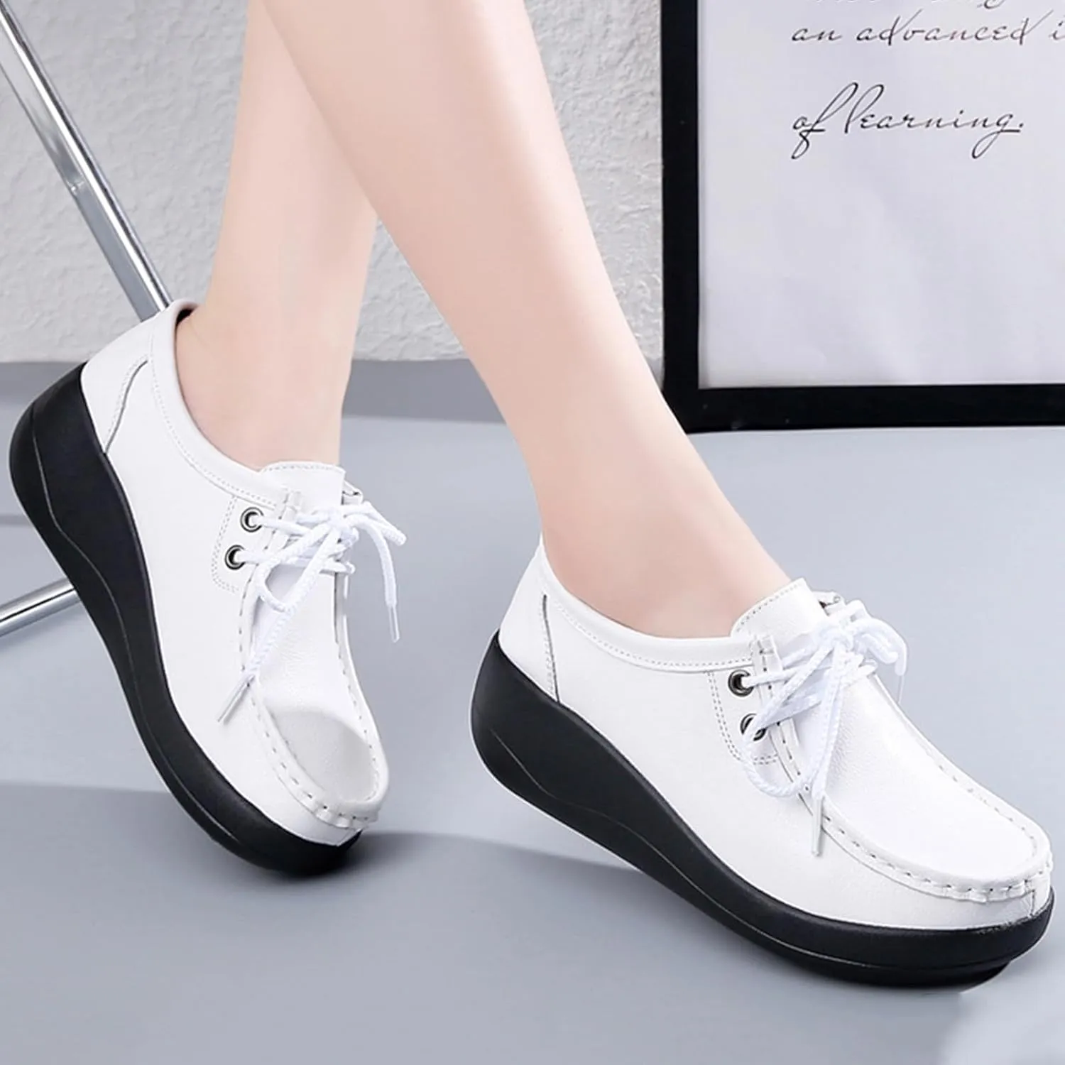 Women's Leather Lace-up Platform Loafers Retro Round-Toe Soft Sole Casual Shoes Comfort Lightweight Walking Shoes