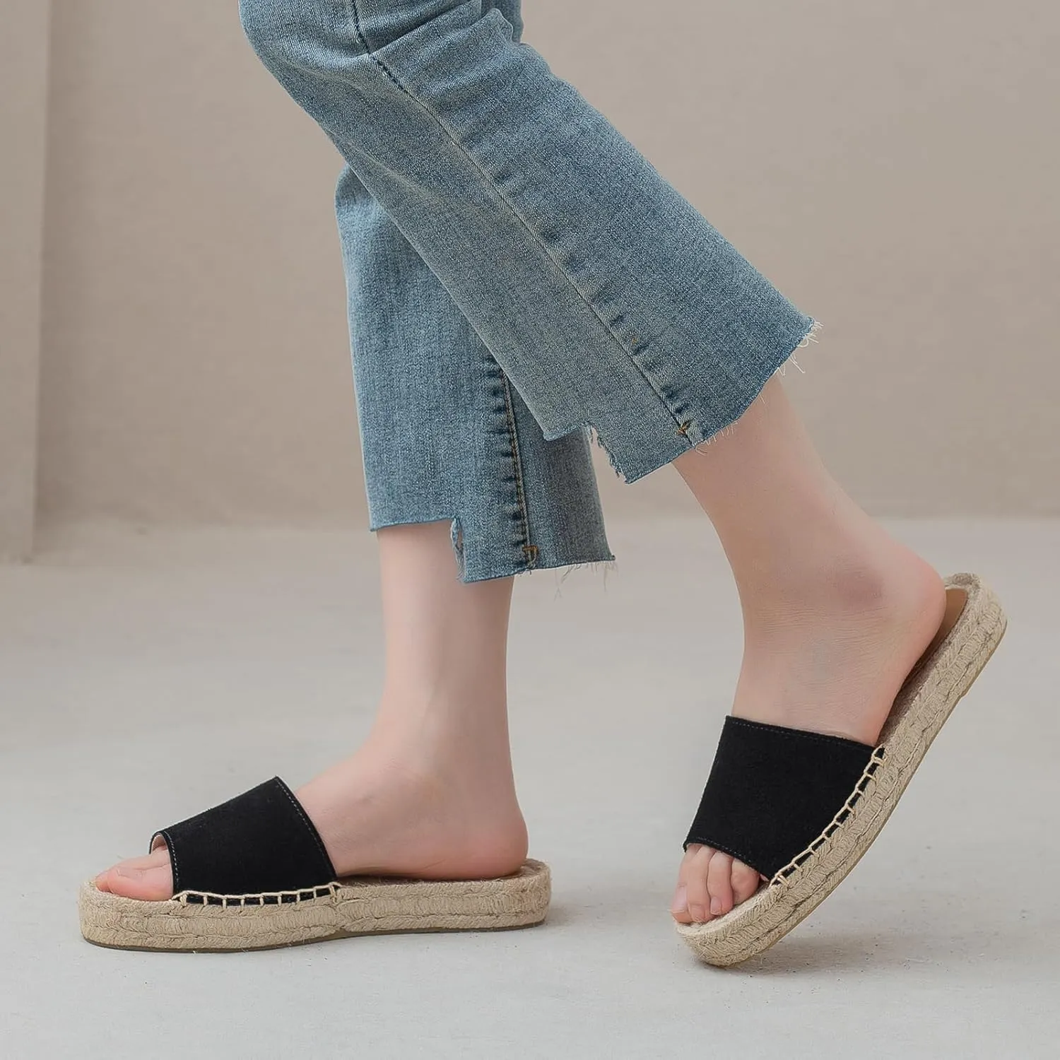 Women's One Word Thick Bottom Slippers - Fashionable Flat Shoes Comfortable Sandals Breathable Non slip Slippers Easy to Wear Suitable for Pairing with T-shirts, Dresses, Jeans